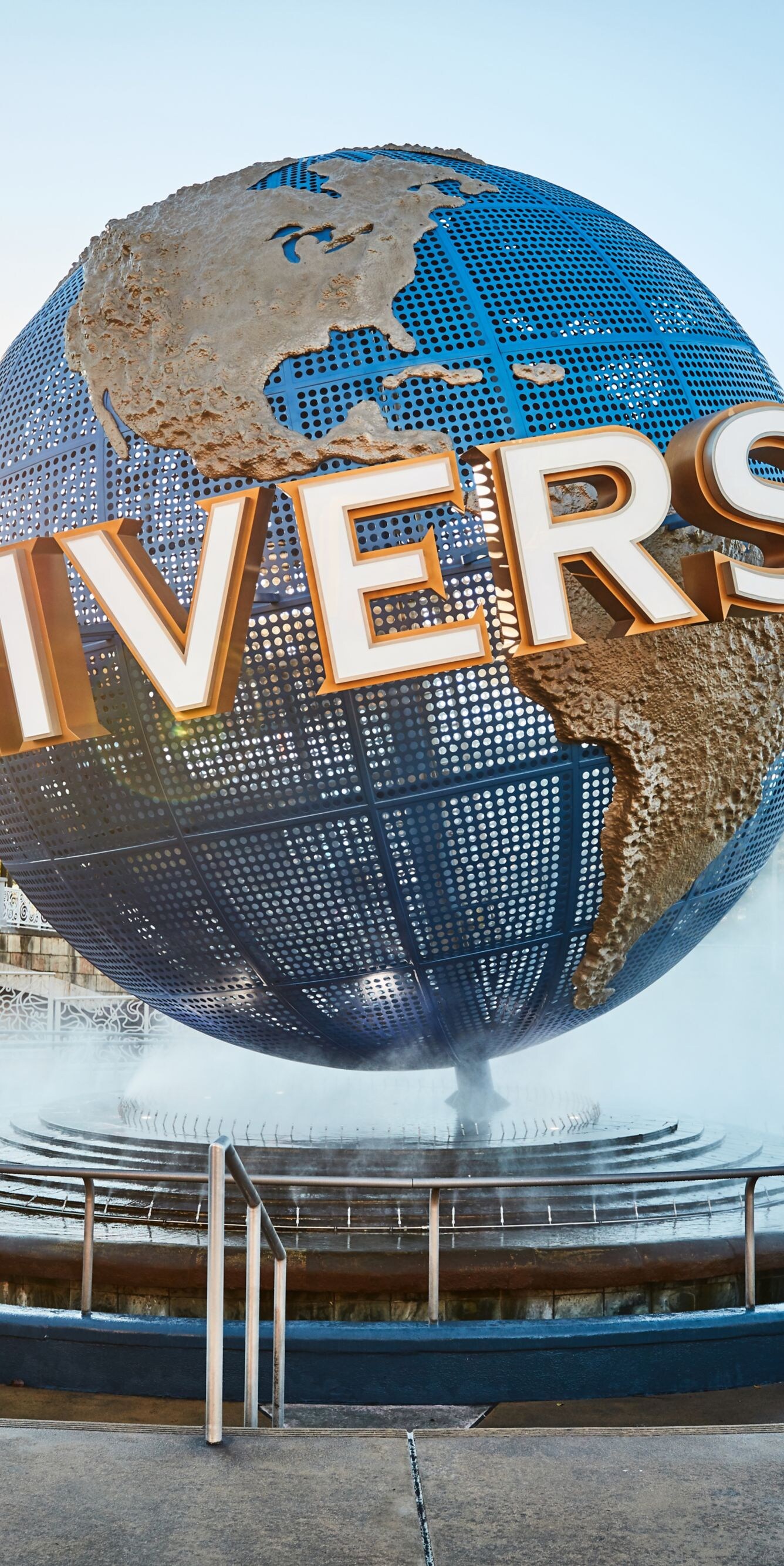 Universal Studio's Globe and water feature