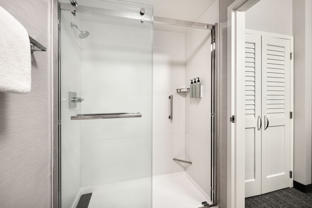 Standard shower and closet space