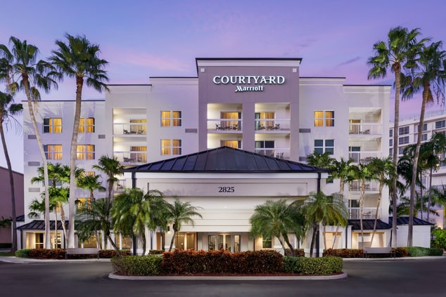 Elegant twilight view of the Courtyard by Marriott
