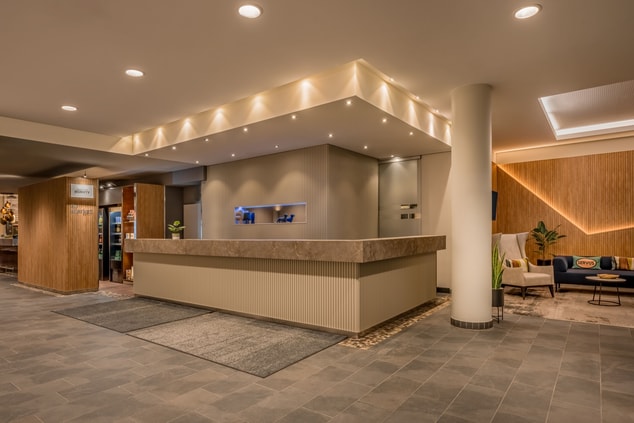 Neu gestaltete Lobby – Alpin – Design