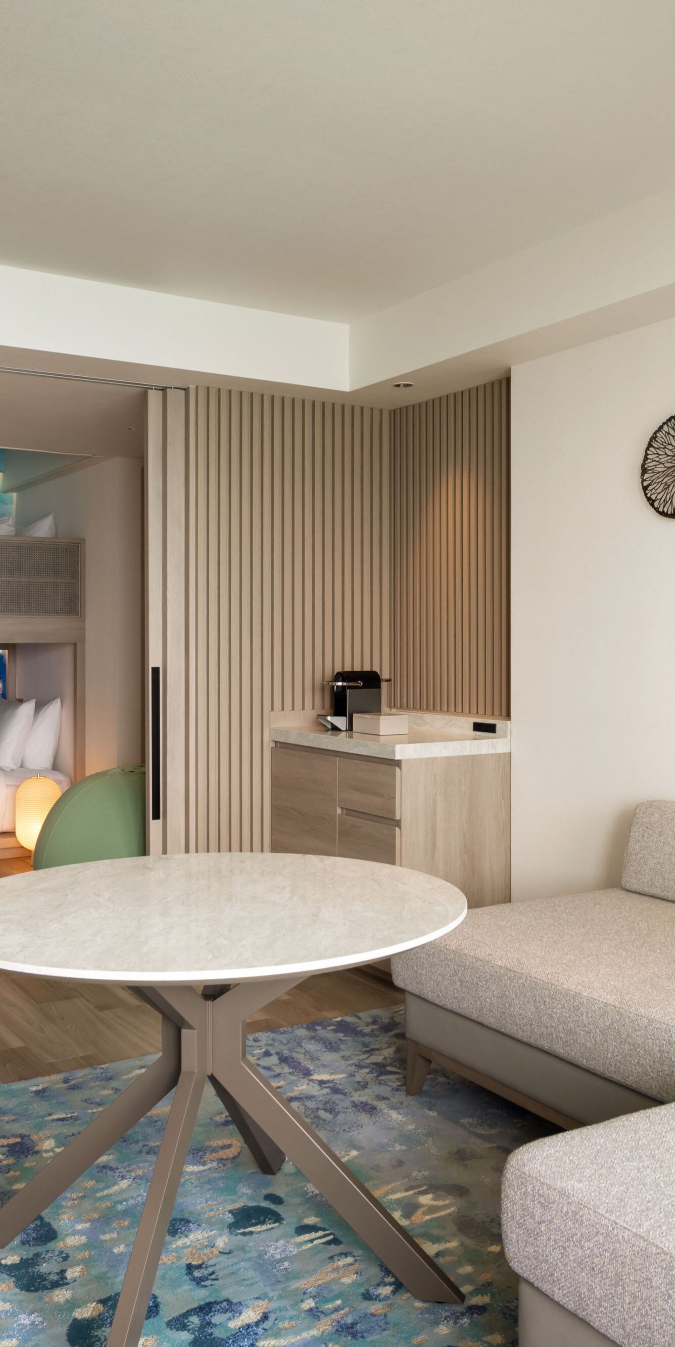 Sunset Suite Livingroom & Bunk bed