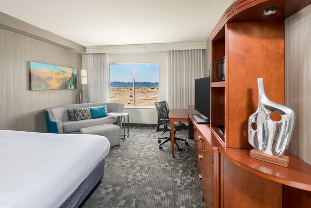 King Mountain View Room
