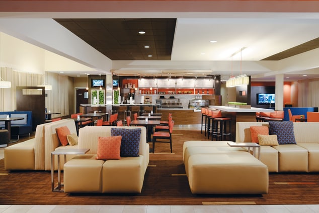 Take a break in our expansive Bistro seating area with privacy pods, plush chairs or community tables.
