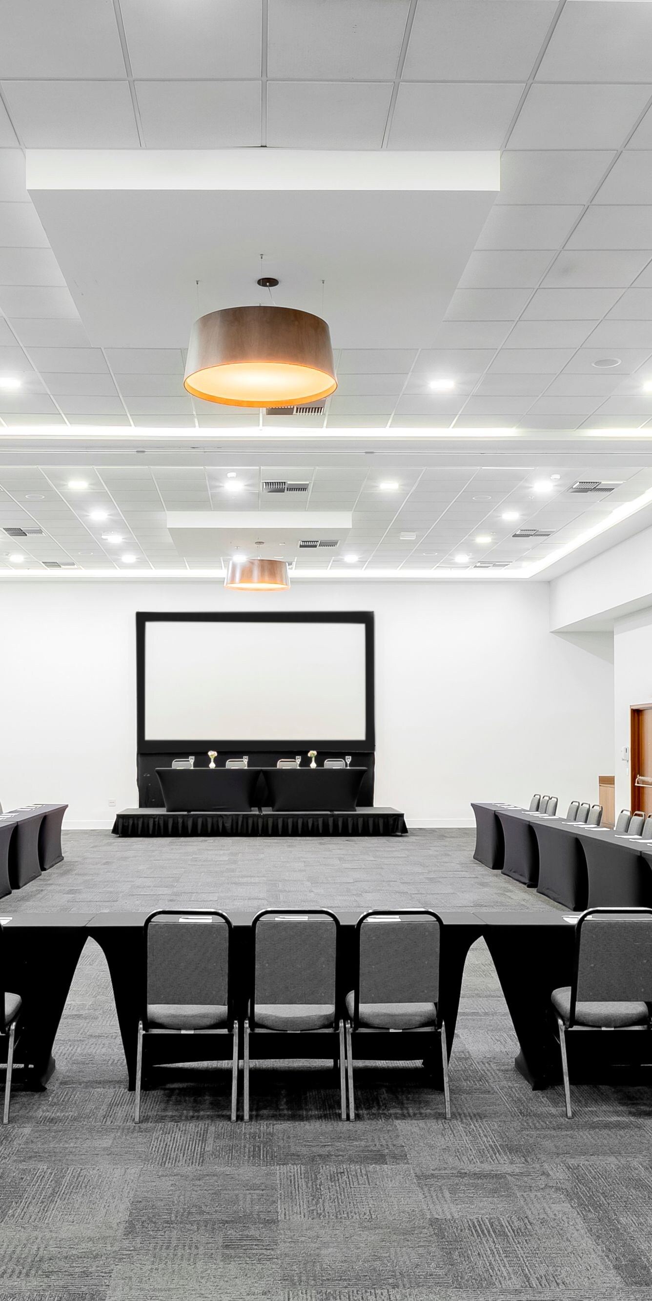 Meeting room with U-shape table setup