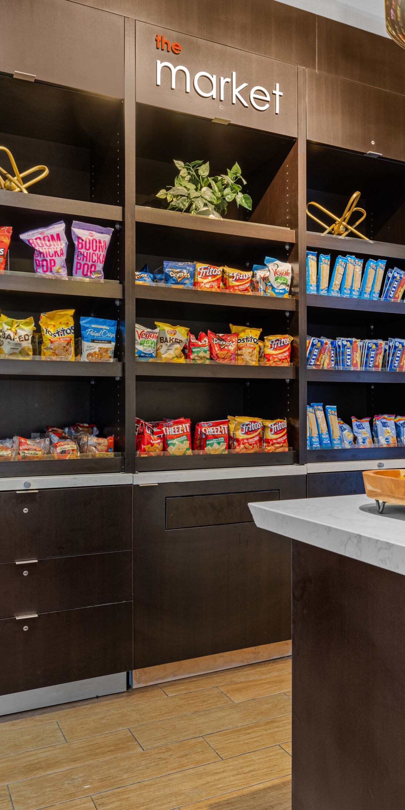 Lobby Market with offerings of snacks & beverages