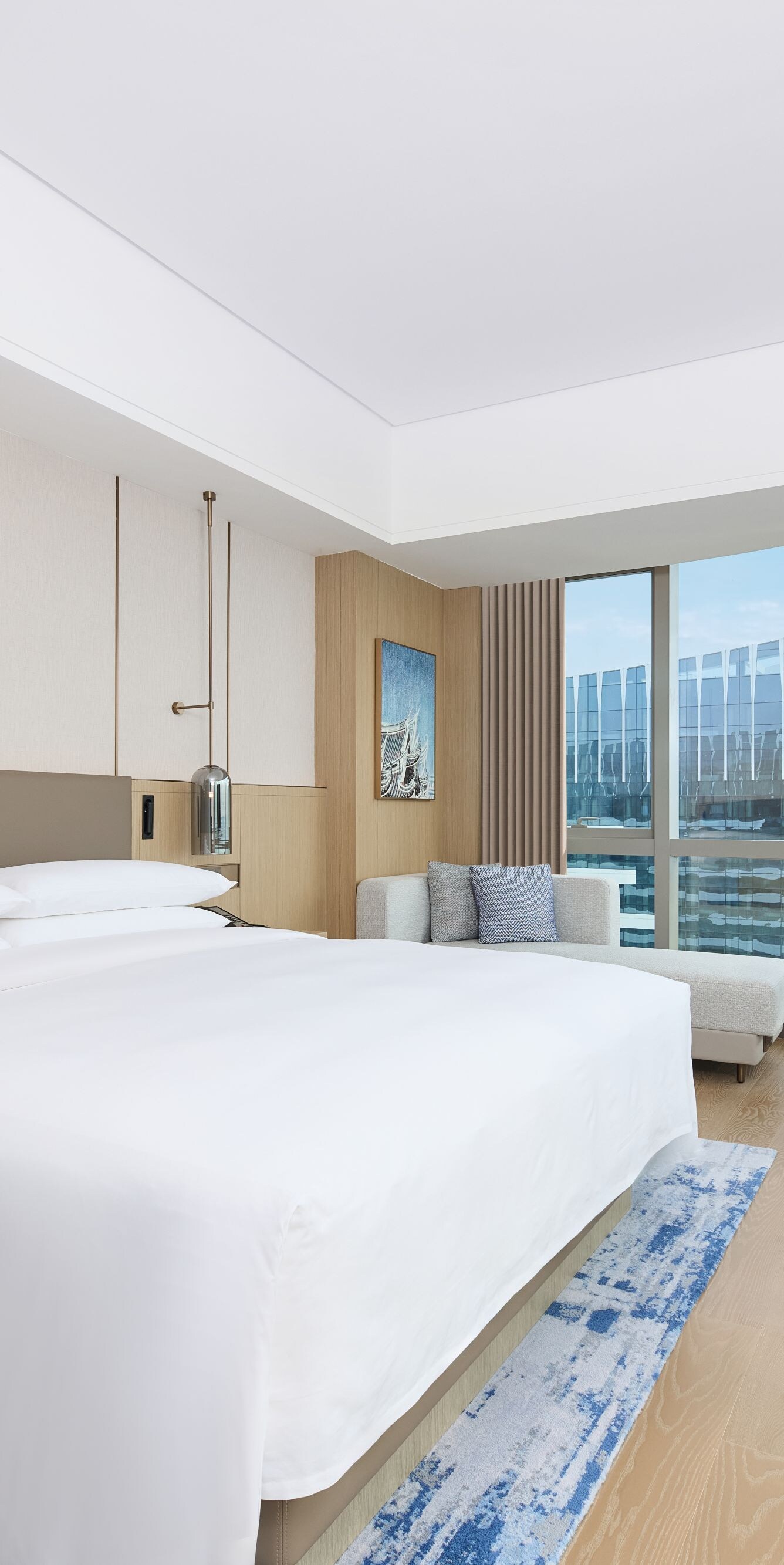 king, king guestroom, bedroom