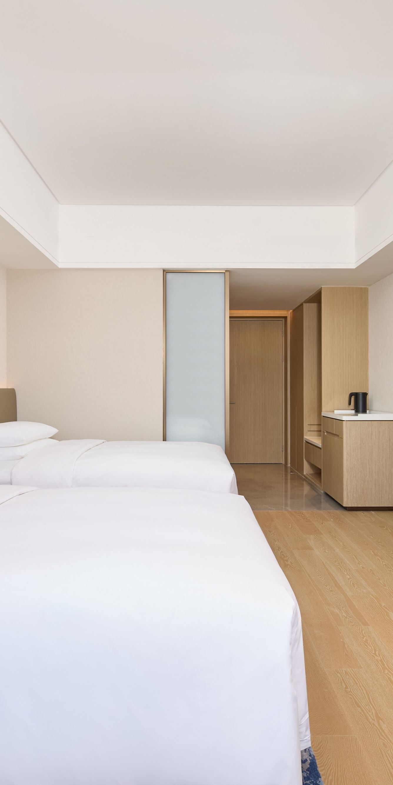 double queen, guestroom, bedroom