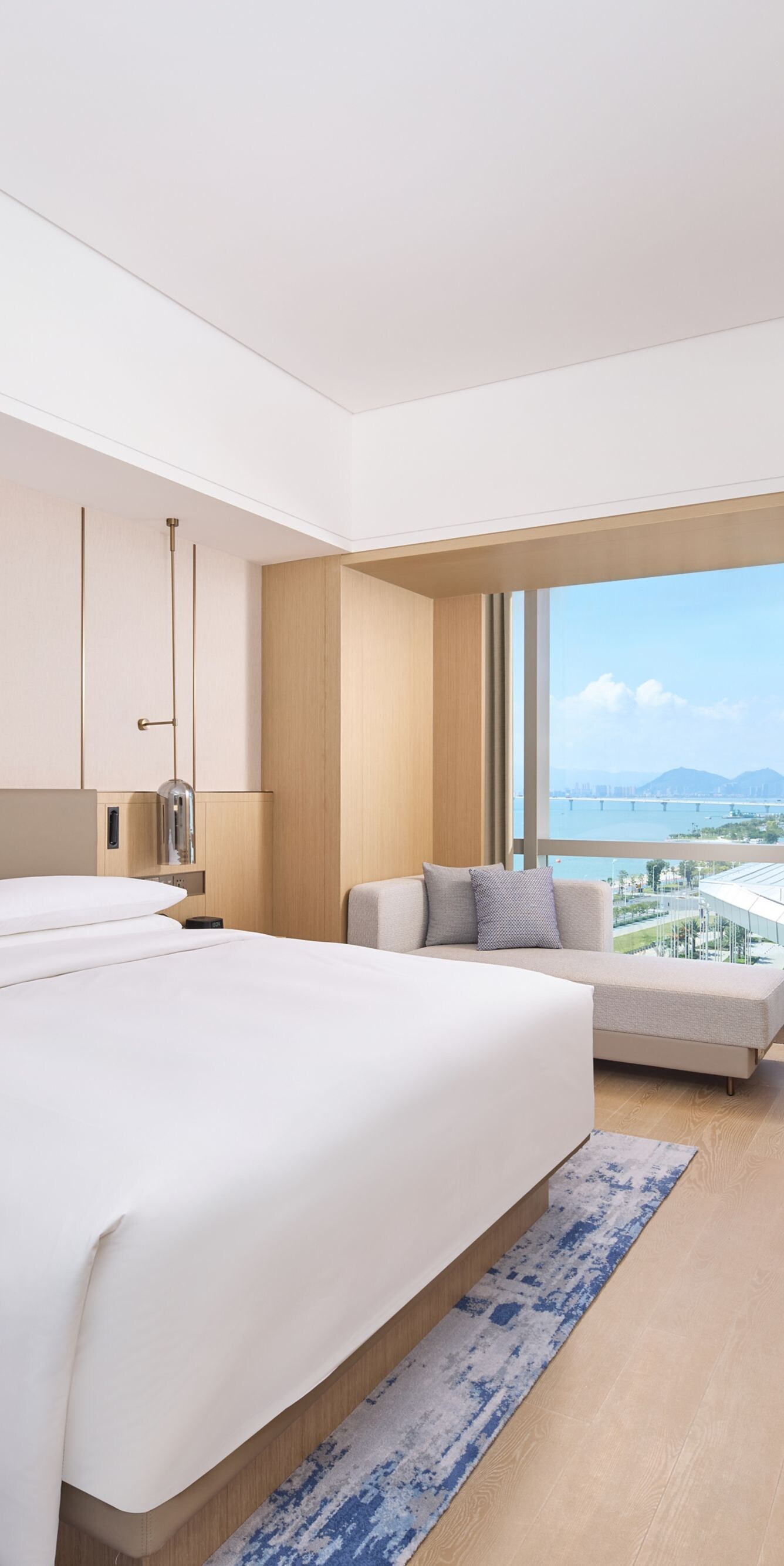 king, king guestroom, bedroom
