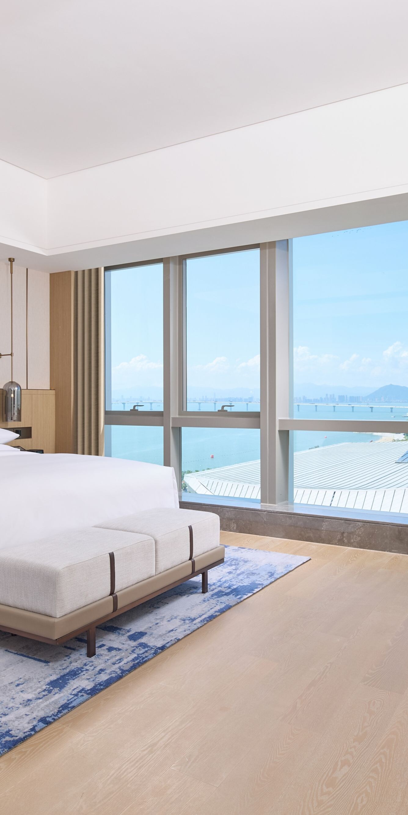 king, king guestroom, bedroom