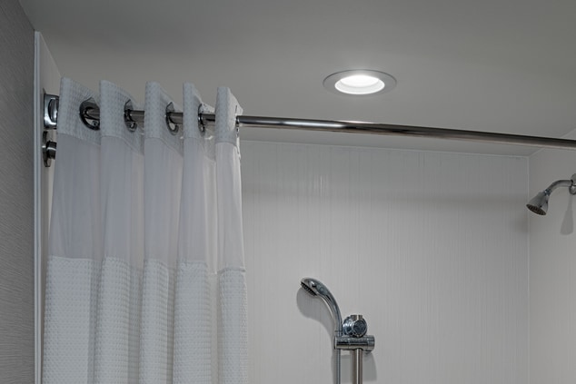 Accessible Bathroom - Tub/Shower Combo