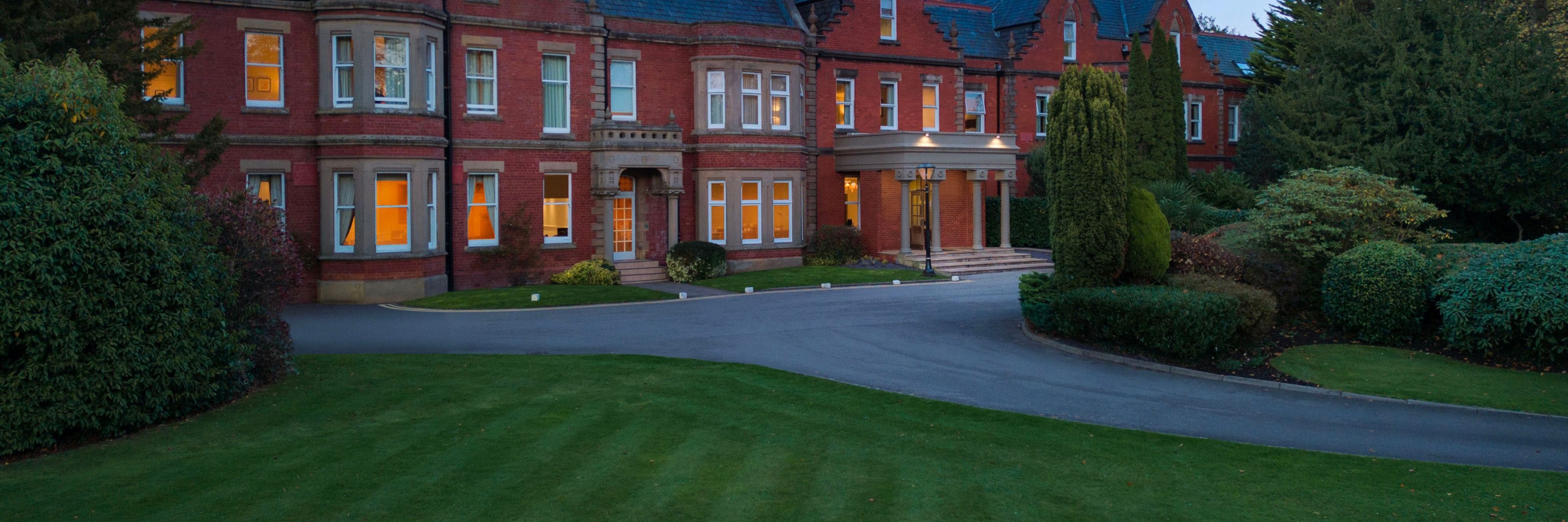 Paint & Sip Event in Preston, United Kingdom | Delta Hotels and Resorts