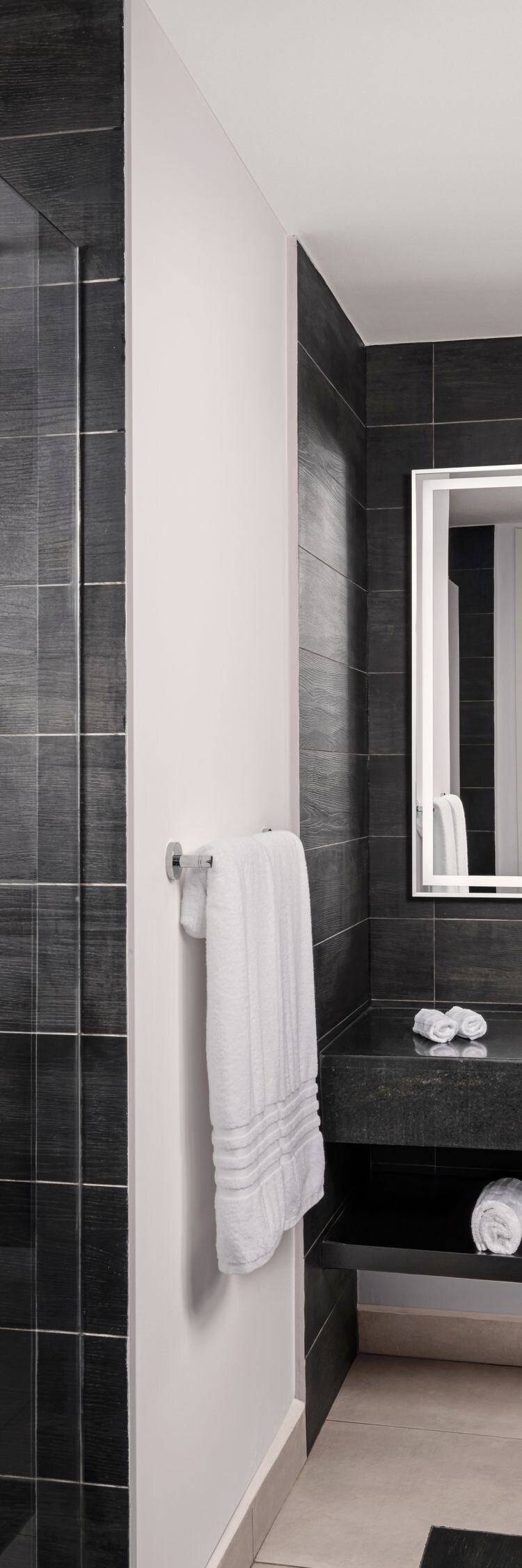 Salle de bain de conception classique.