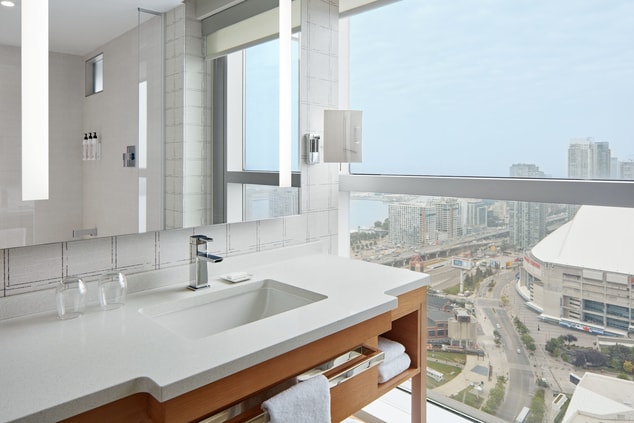 1 King CN Tower View - Bathroom