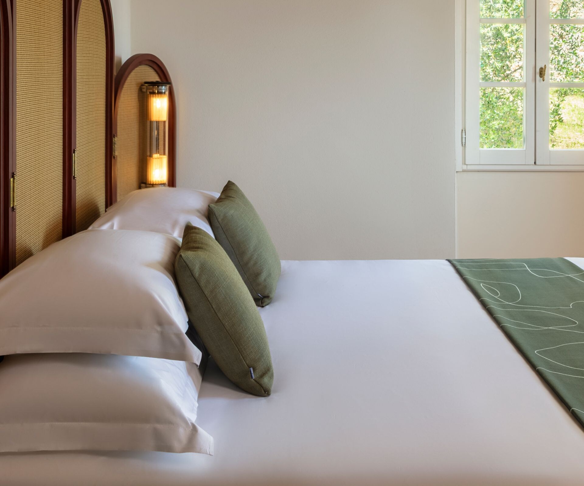 Suite Bedroom with bed and side tables