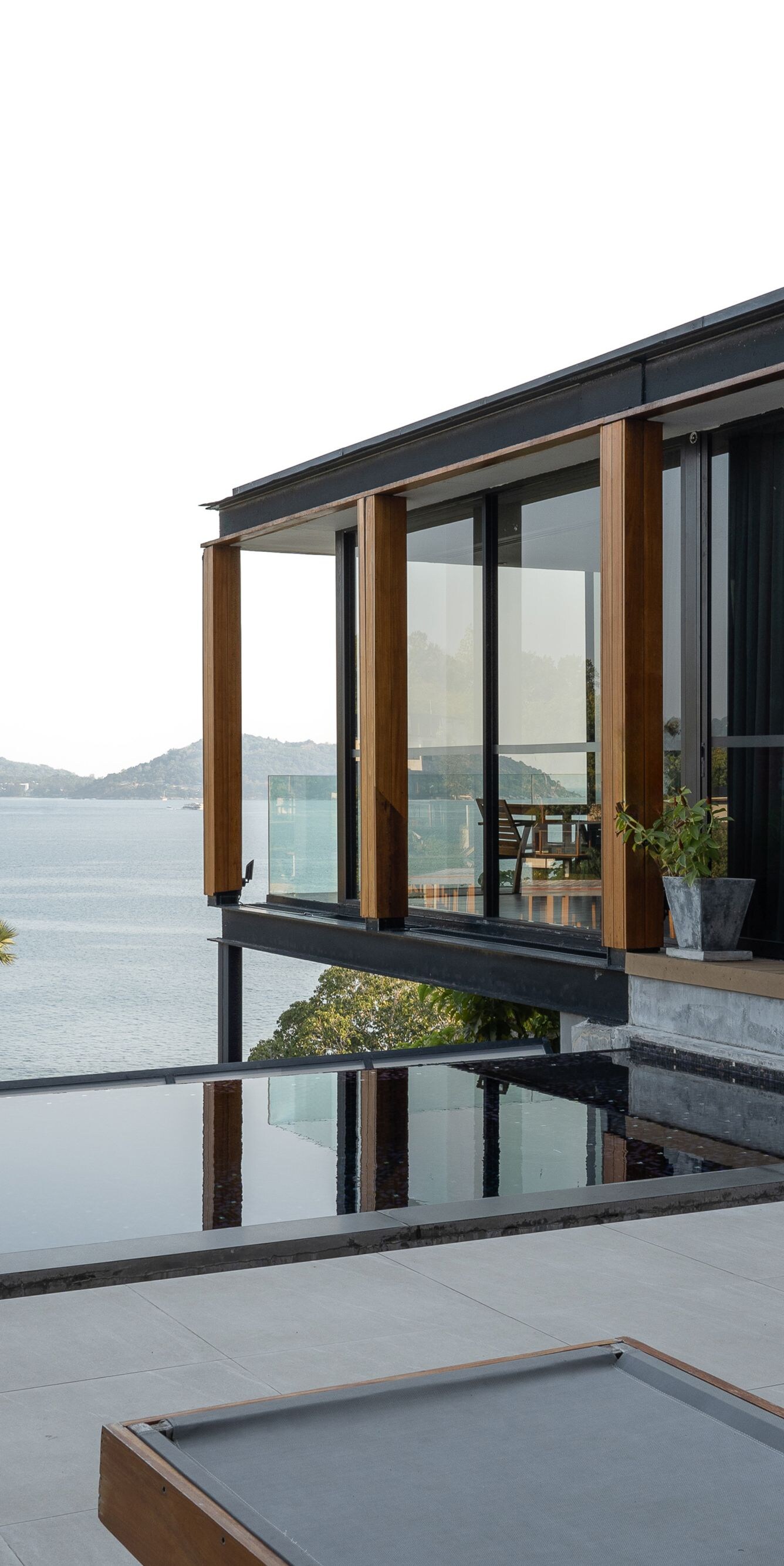 Modern villa with infinity pool and ocean view