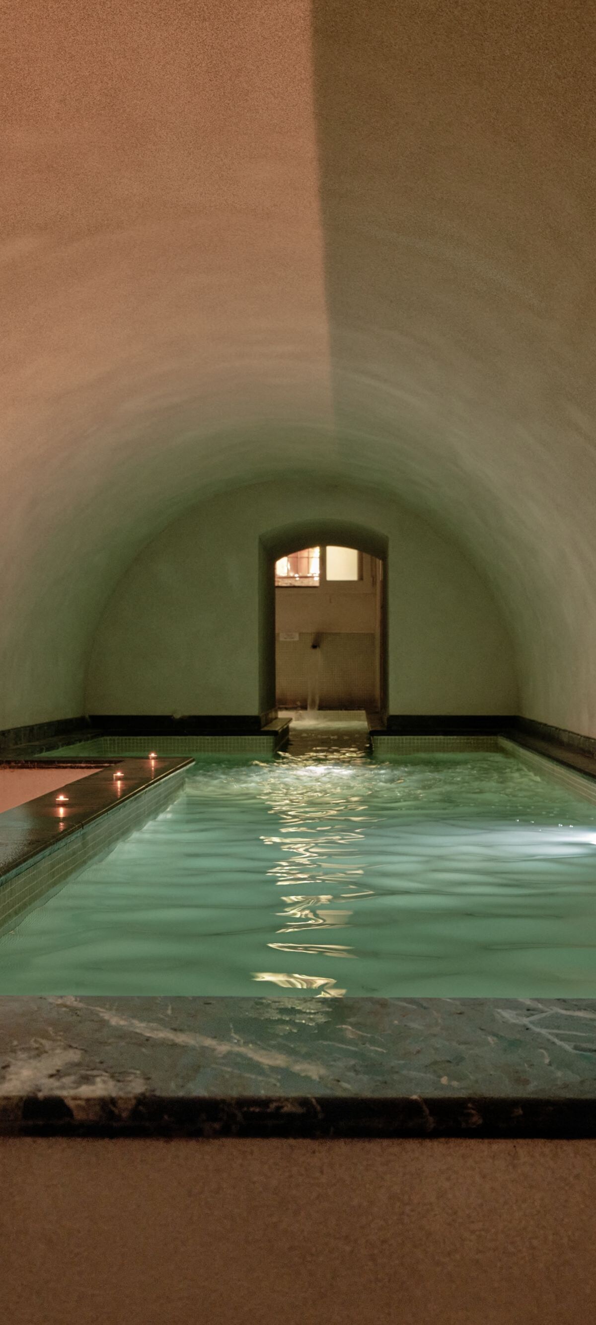 Spa indoor pool