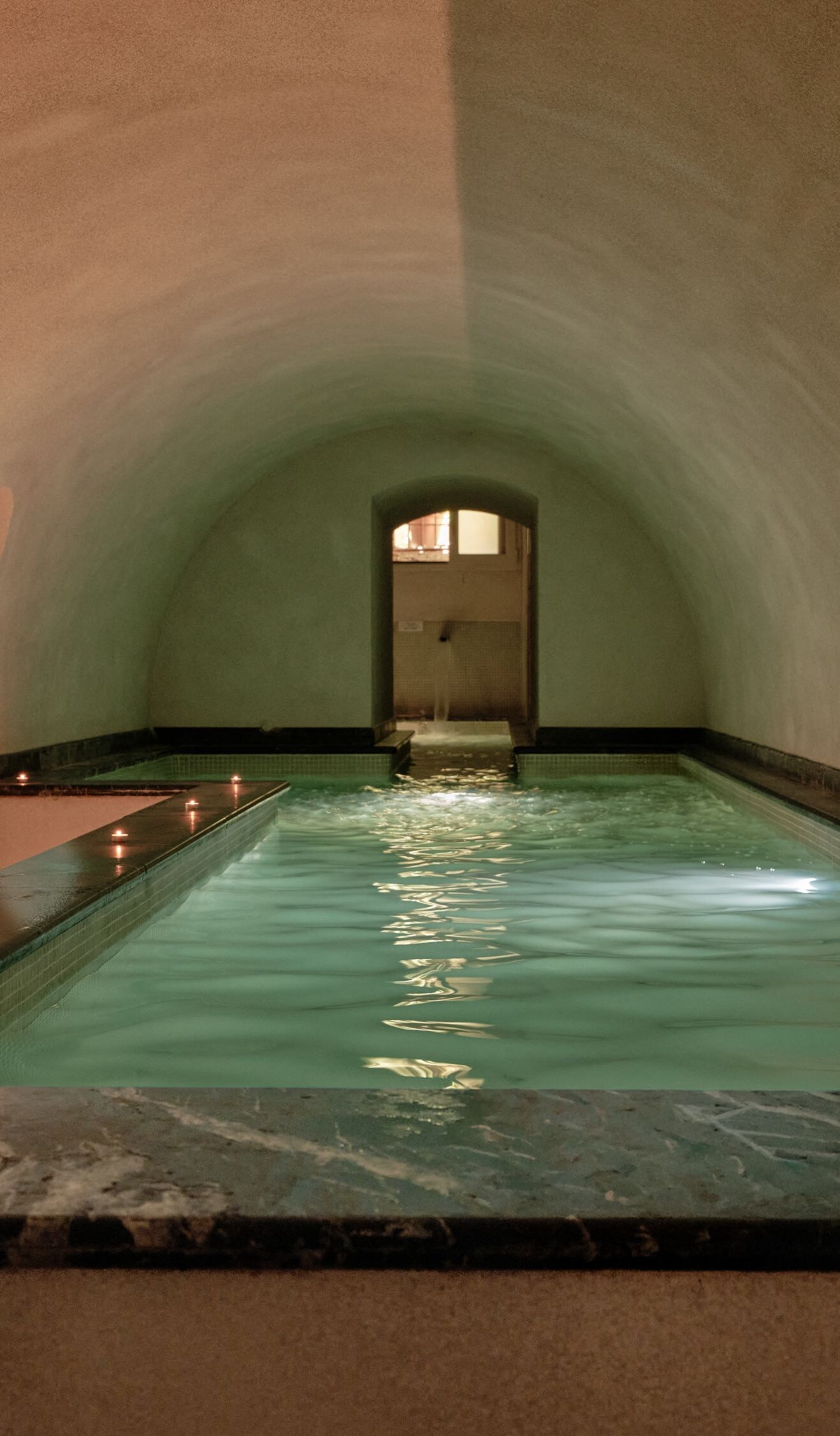 Spa indoor pool