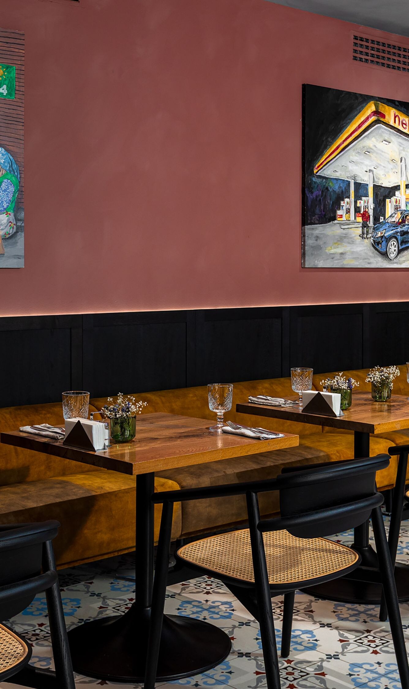 Restaurant seating along wall