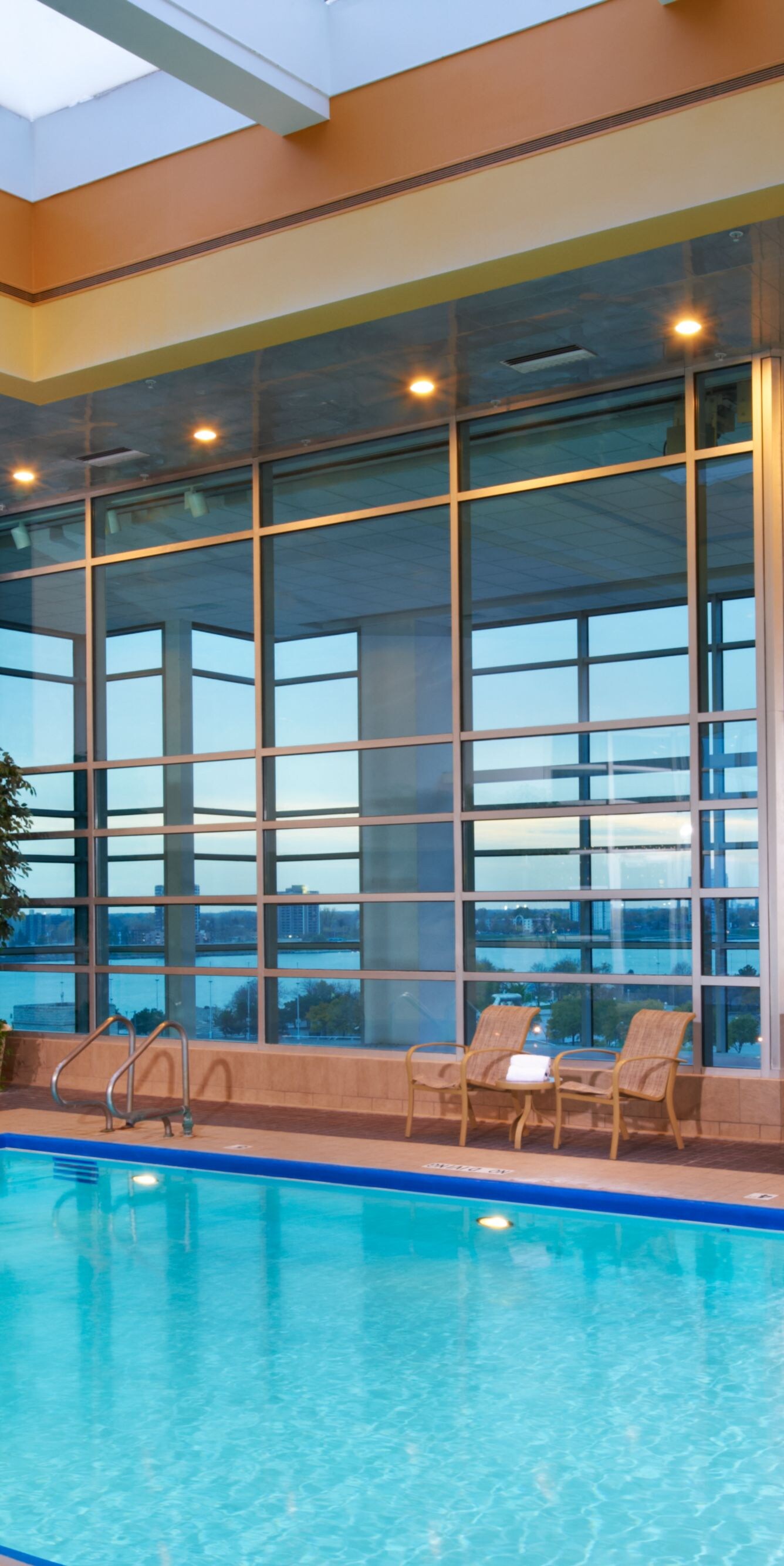Detroit Hotel With Pool