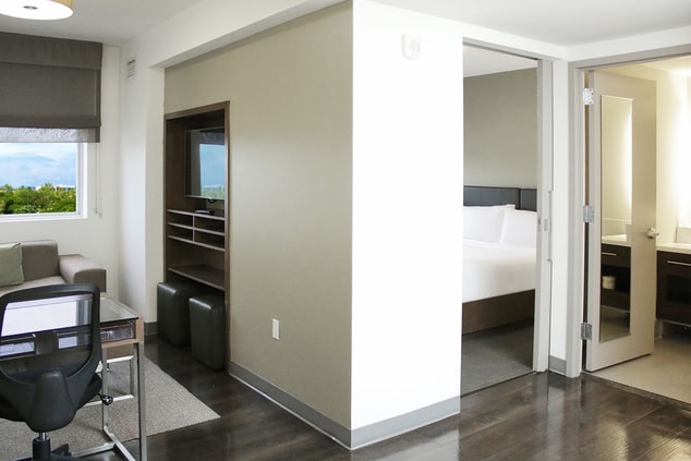 1 Bedroom Larger Suite - 1 King, Sofa Bed