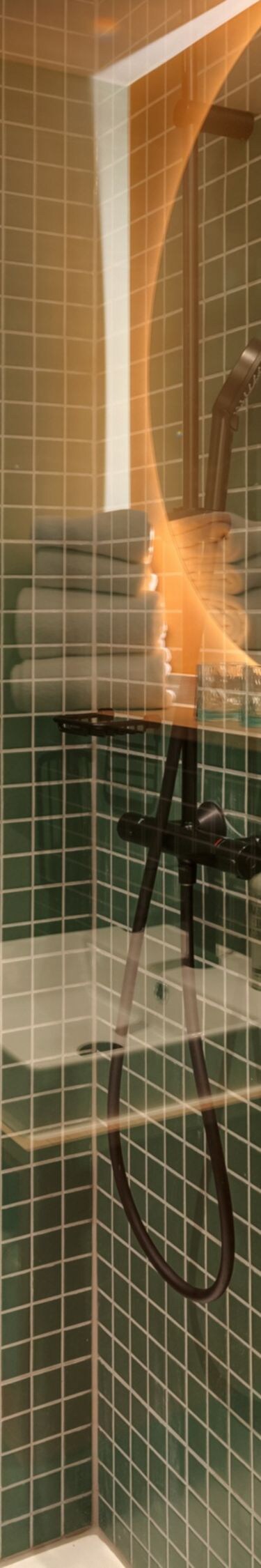Premium Guest Room Bathroom