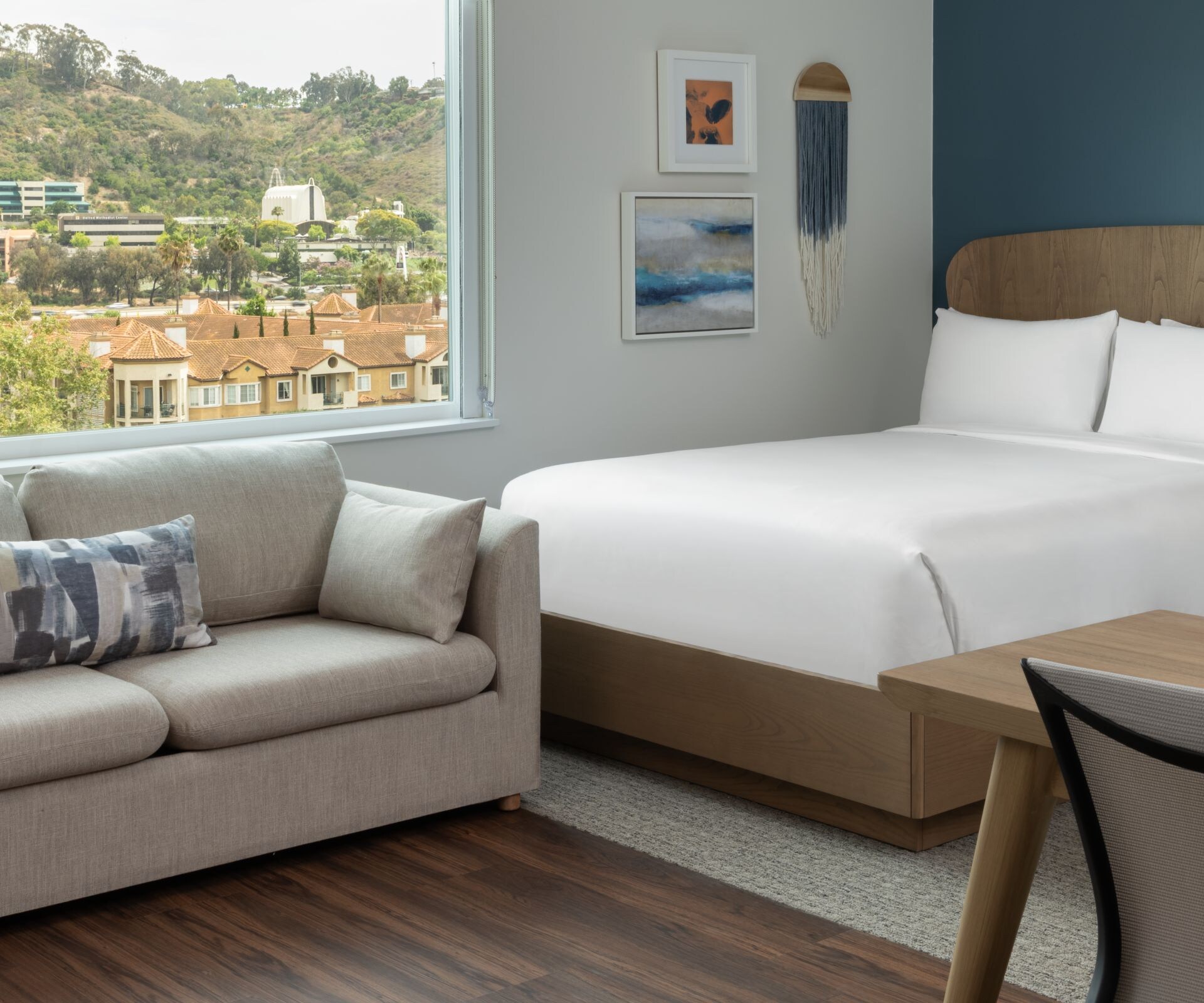 Studio Suite Two Queen Beds with River View