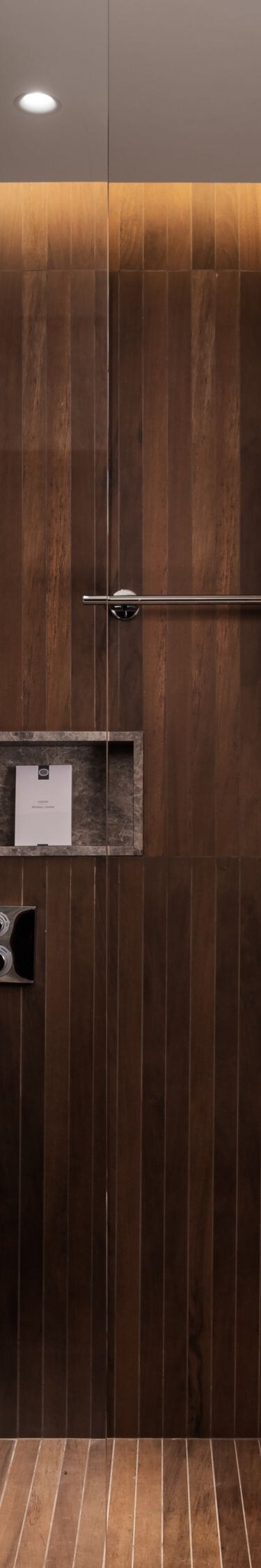One Bedroom Bathroom