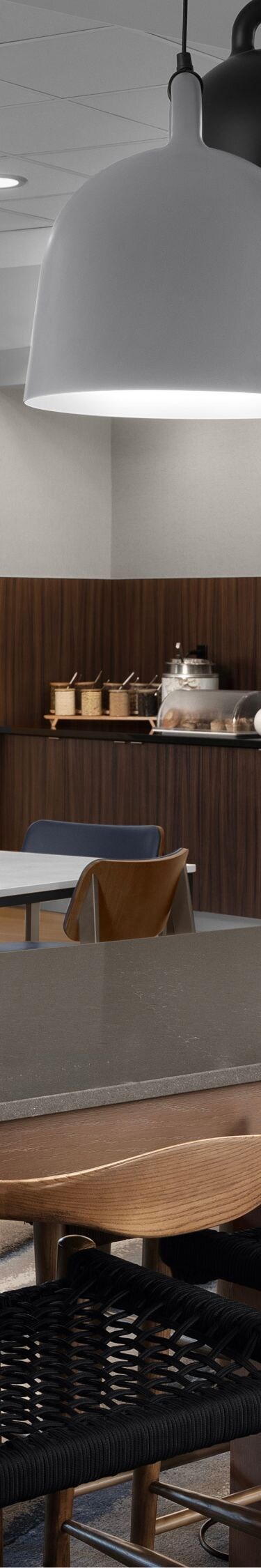 Breakfast dining area with table seating