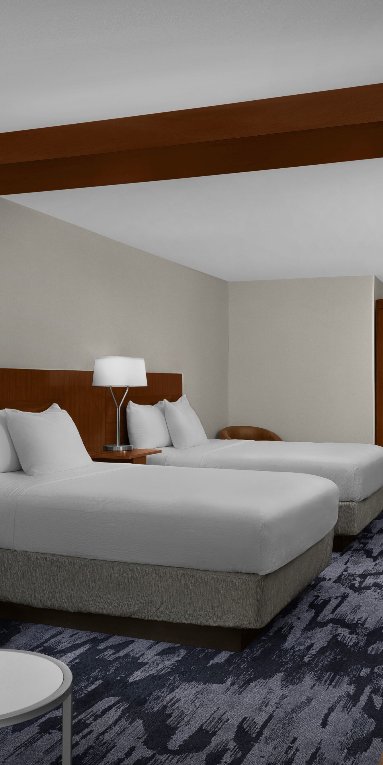 Queen suite bedroom