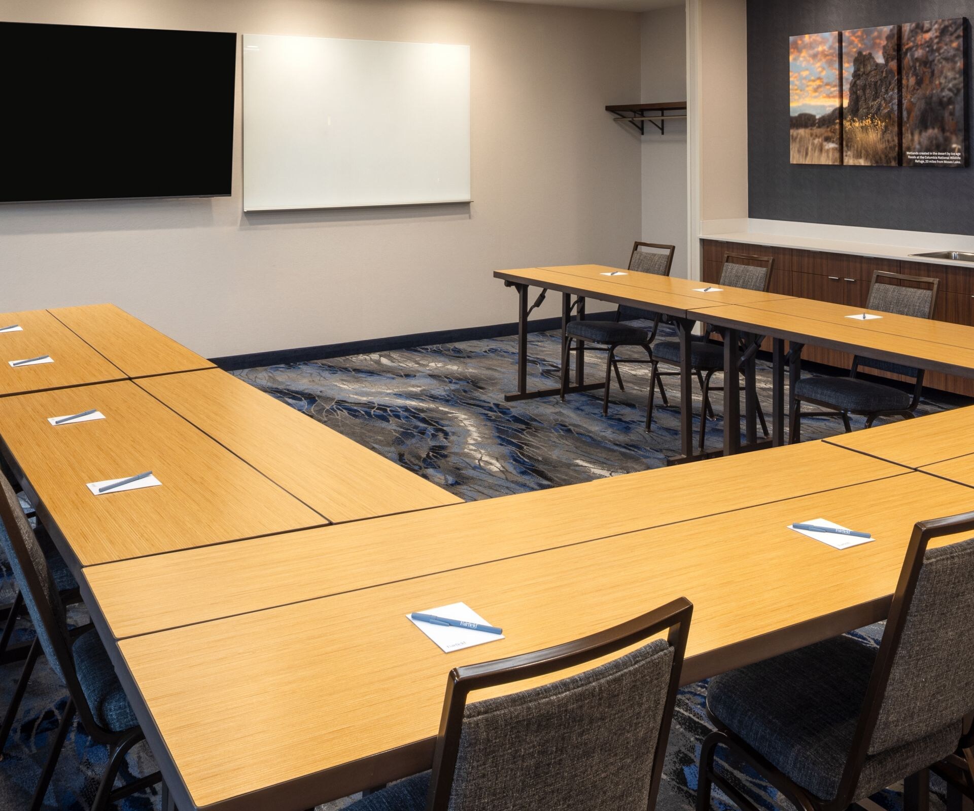 Meeting room with flexible layout options 