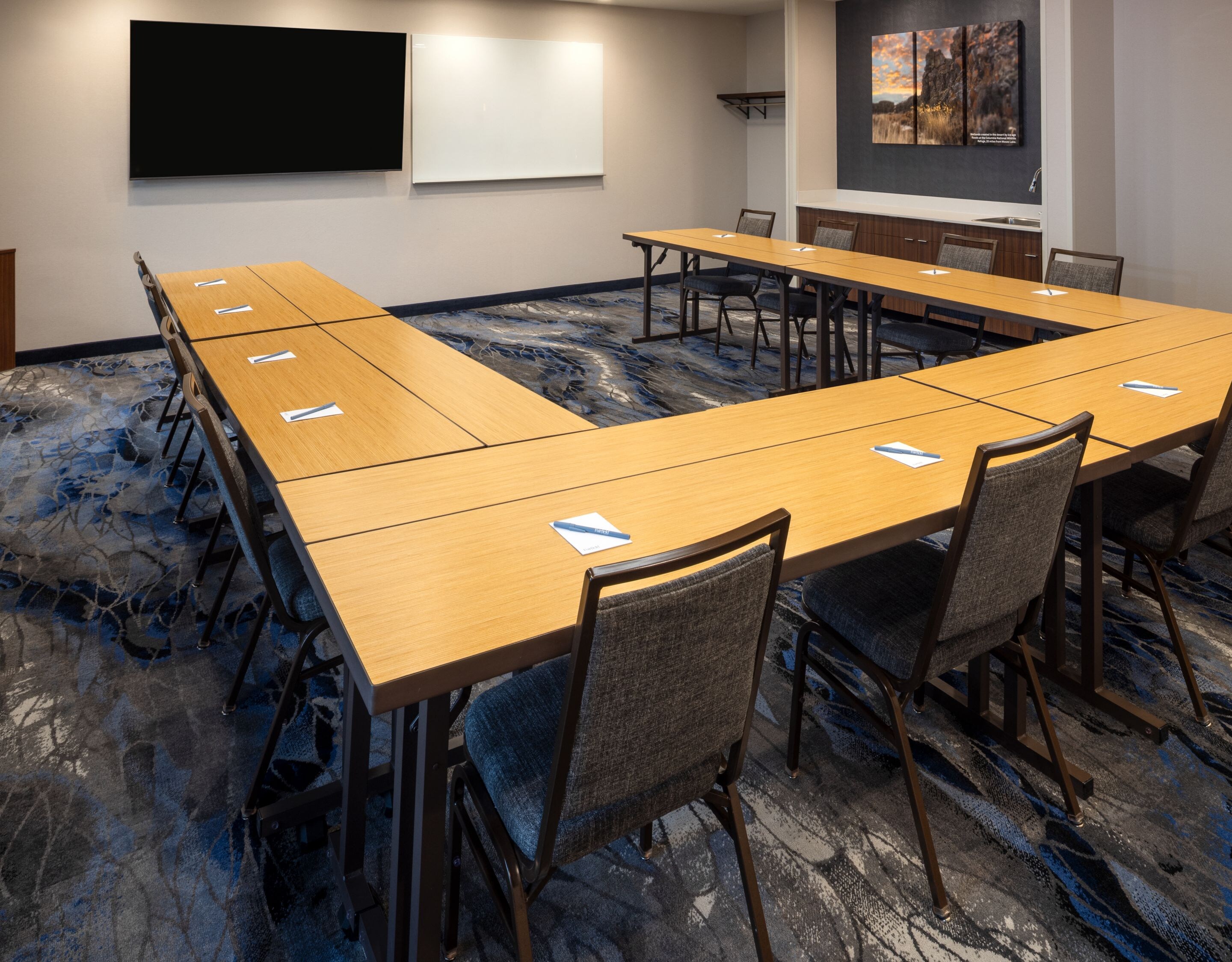 Meeting room with flexible layout options 