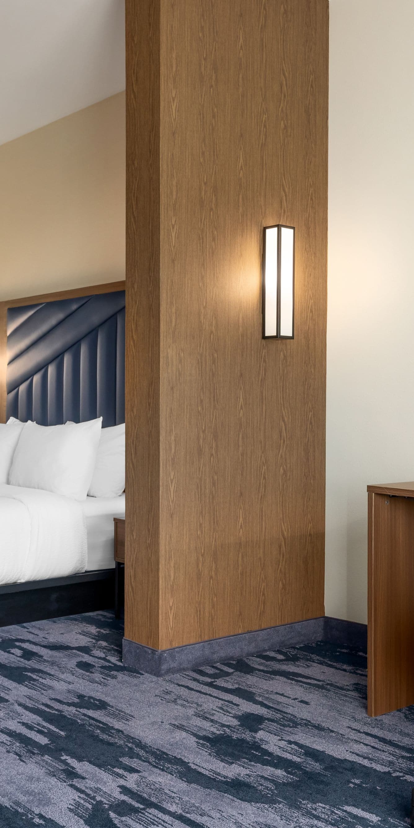 King bed in guest Room