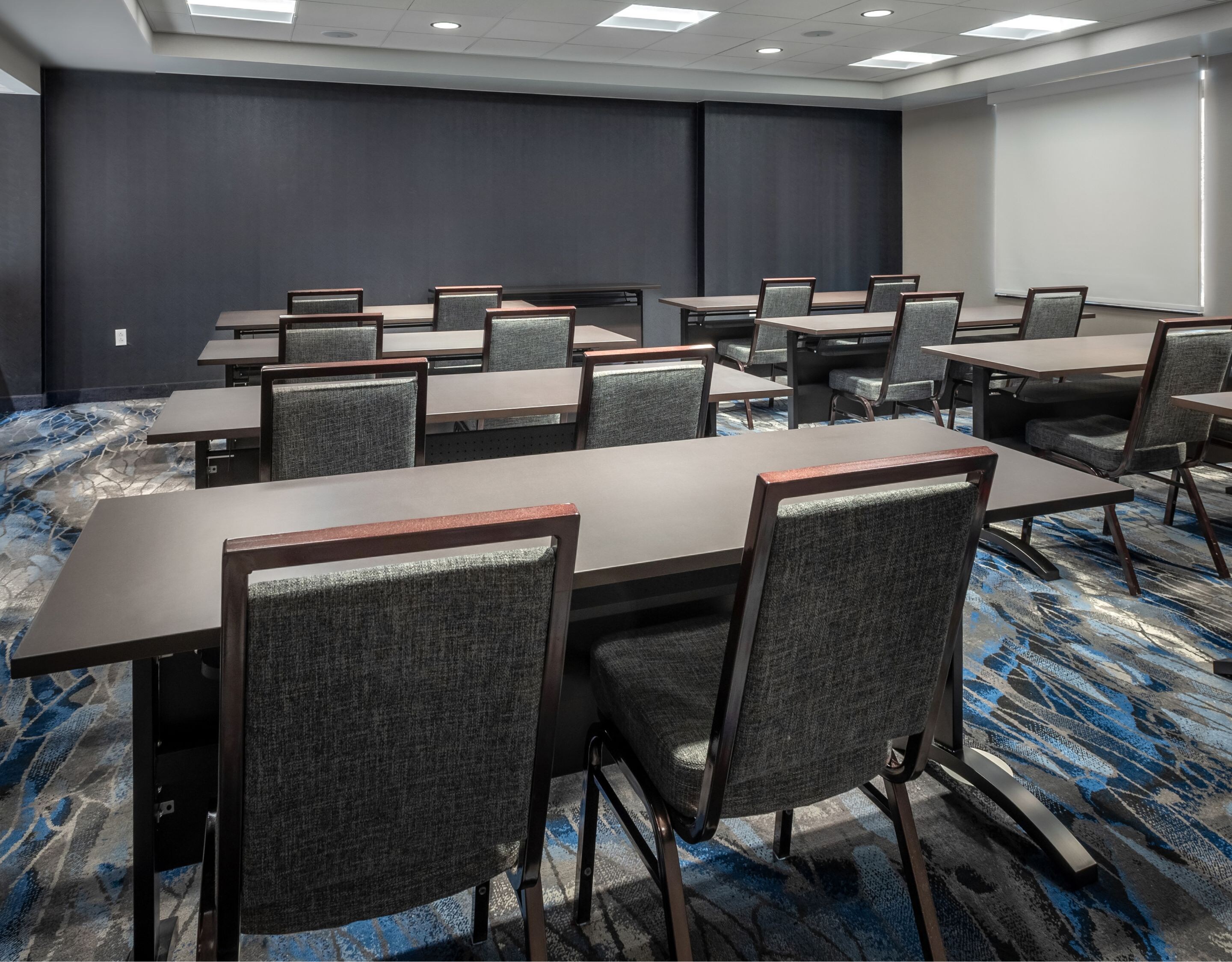 Meeting room school style