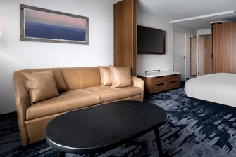 Las suites con cama tamaño King incluyen un sofá cama