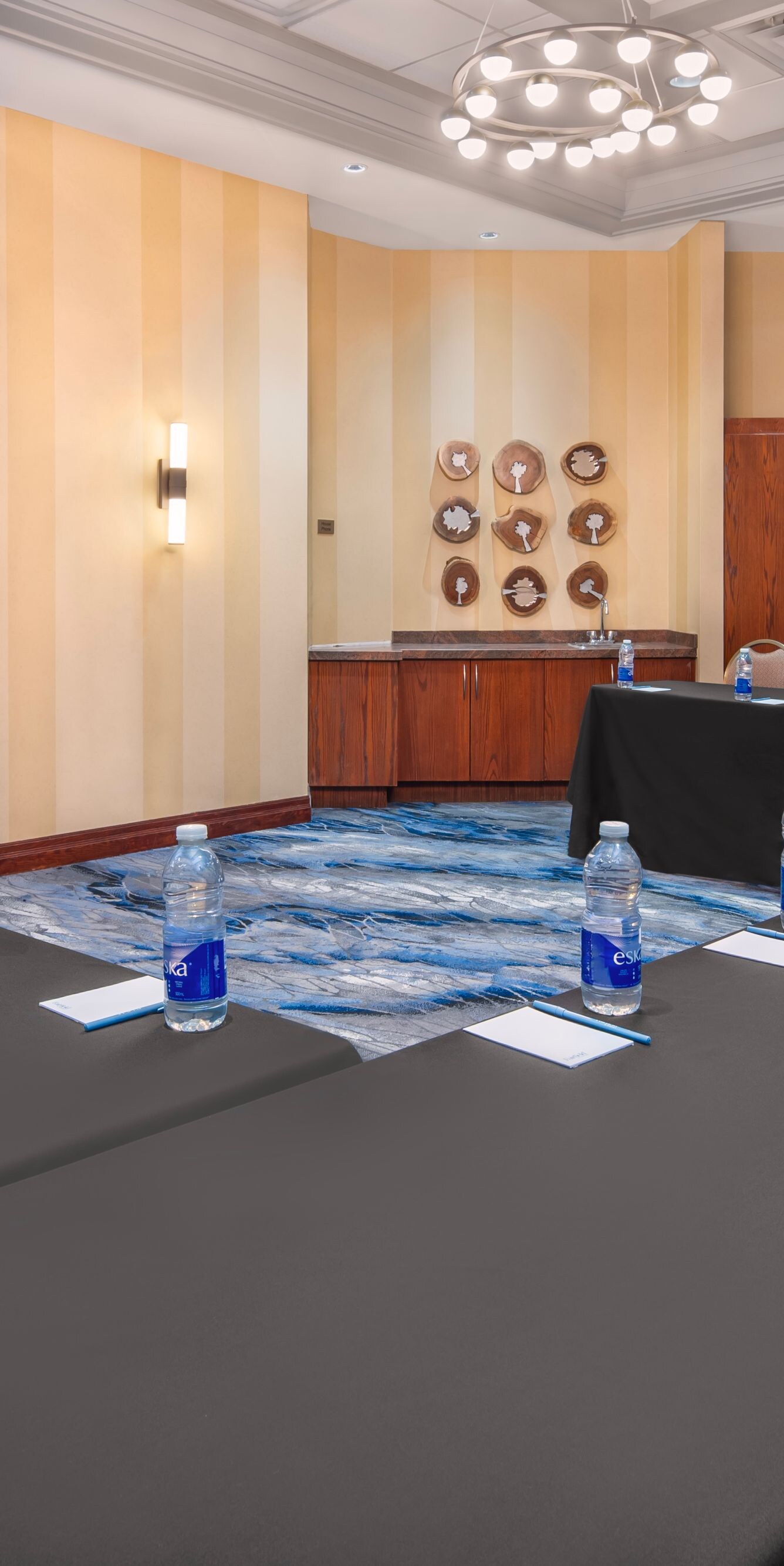 Meeting room with U-shape table setup