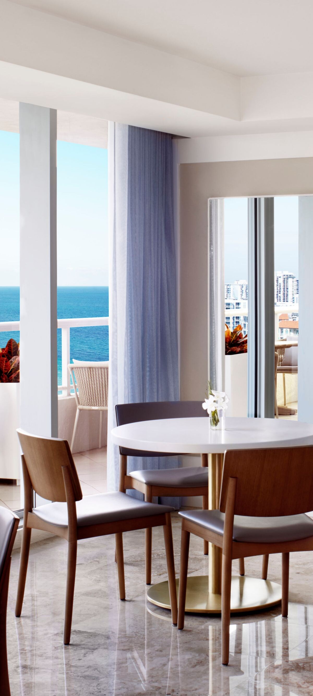 Club Lounge