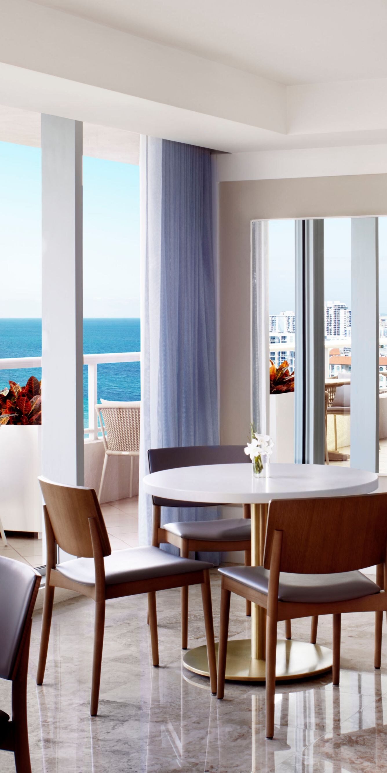 Club Lounge
