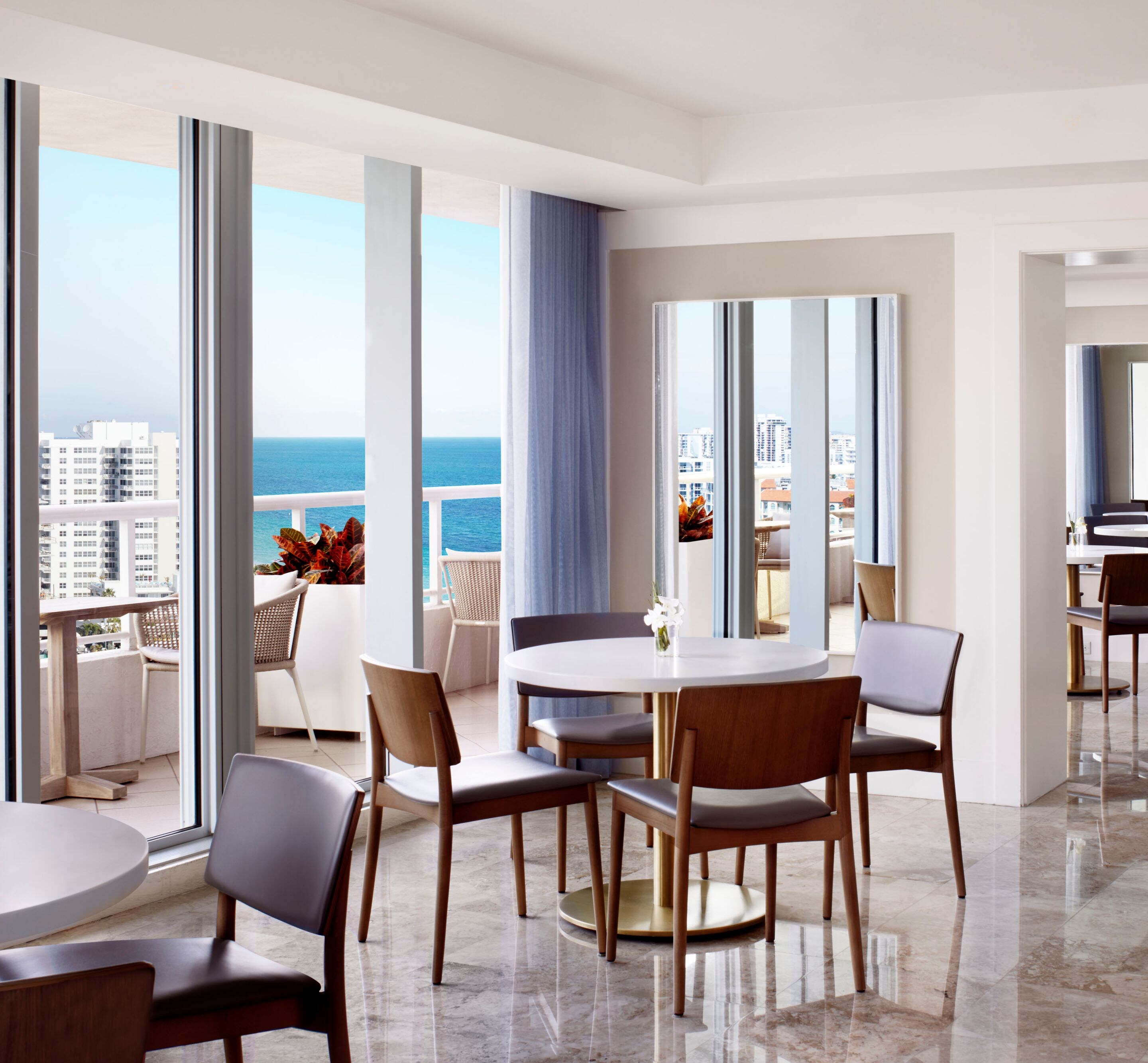 Club Lounge
