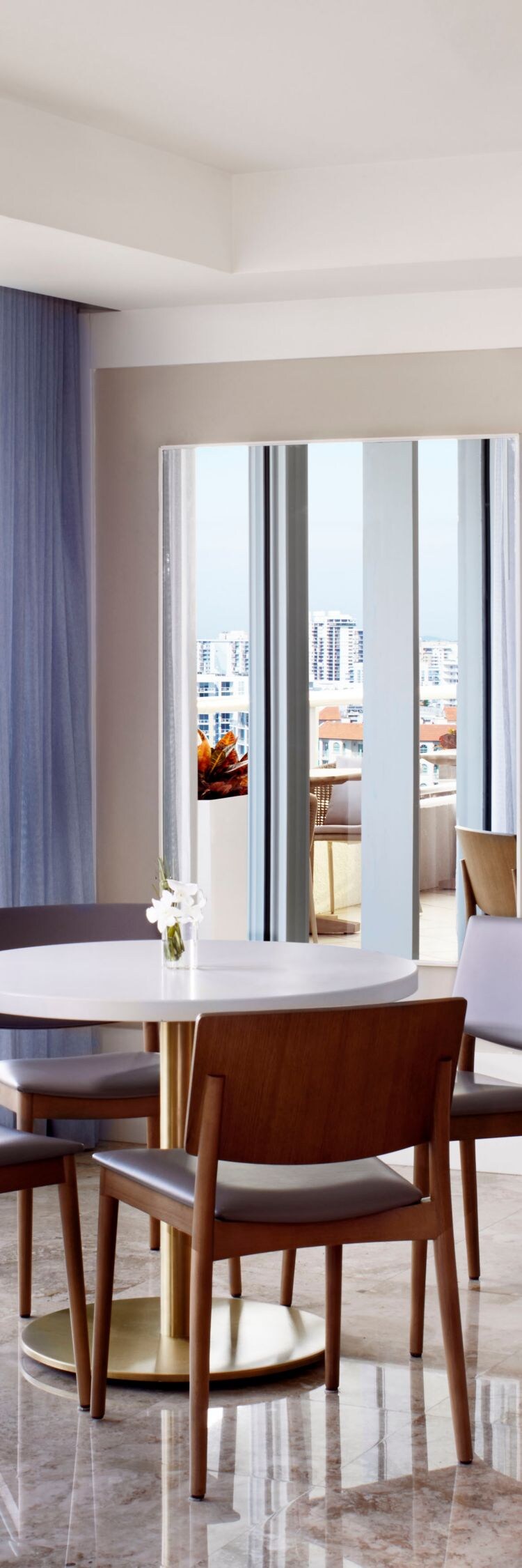 Club Lounge