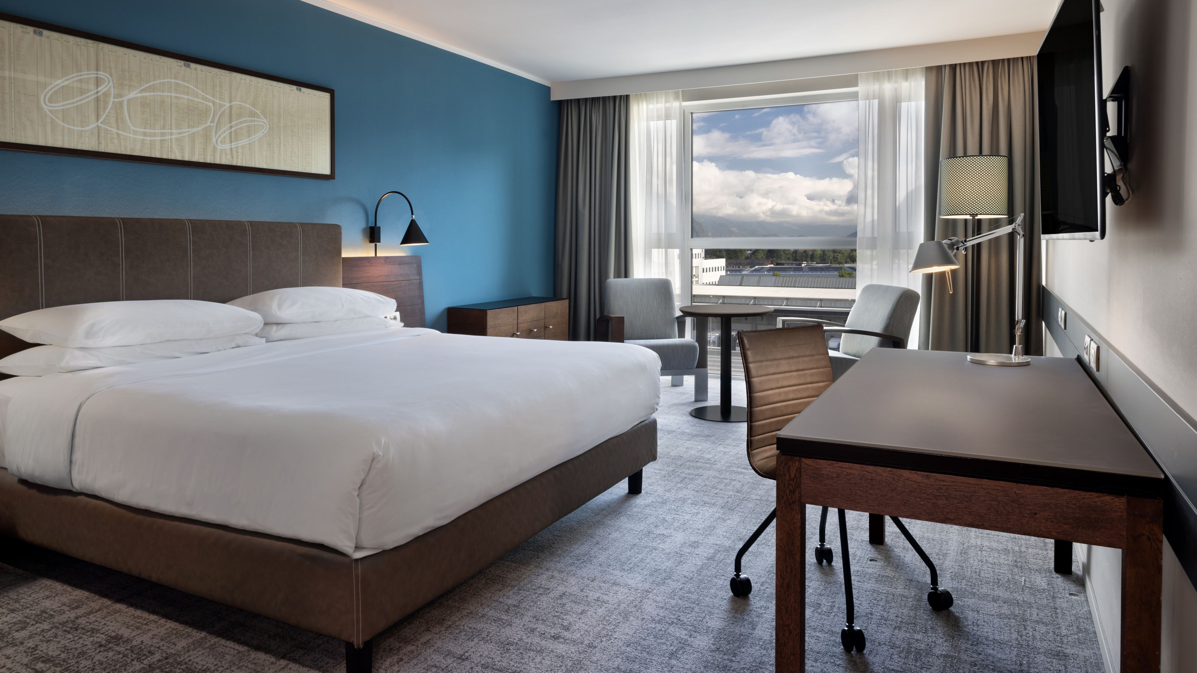 Family Offer, buy 2 rooms and get 50% off 2nd room