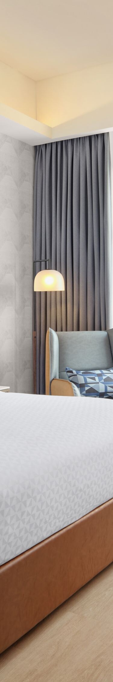 King guest room with city view and desk