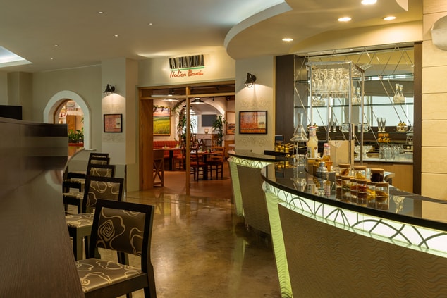 Asseef International Restaurant - Bar