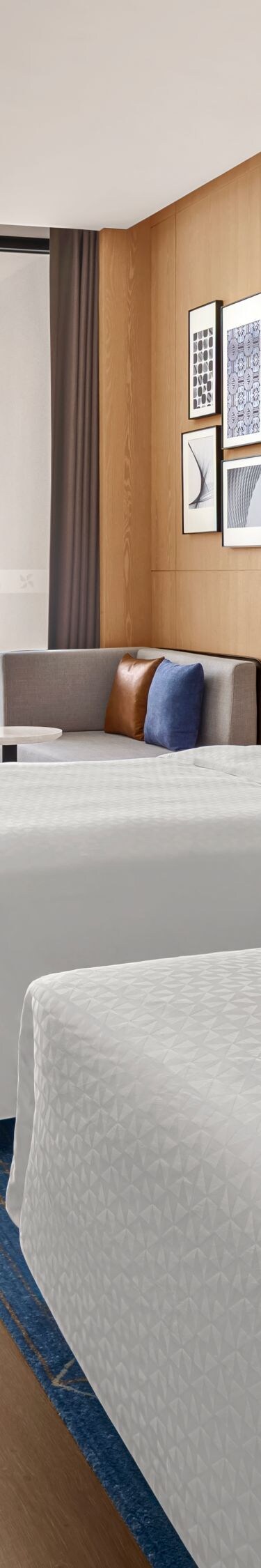 Double bed room with Lake View