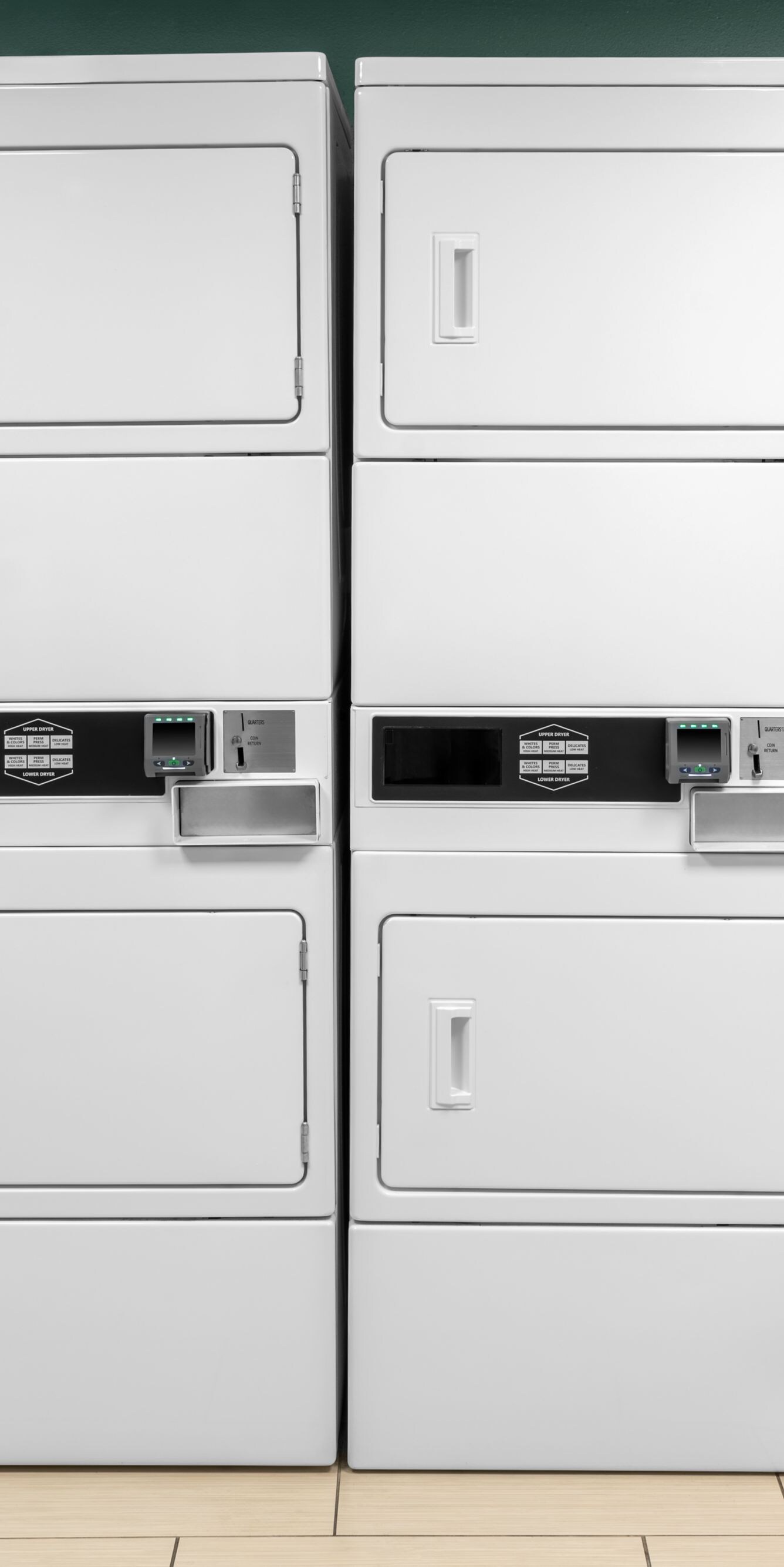 Guest laundry room with machines
