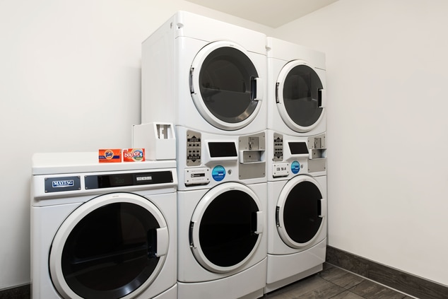 laundry room, washers, dryers
