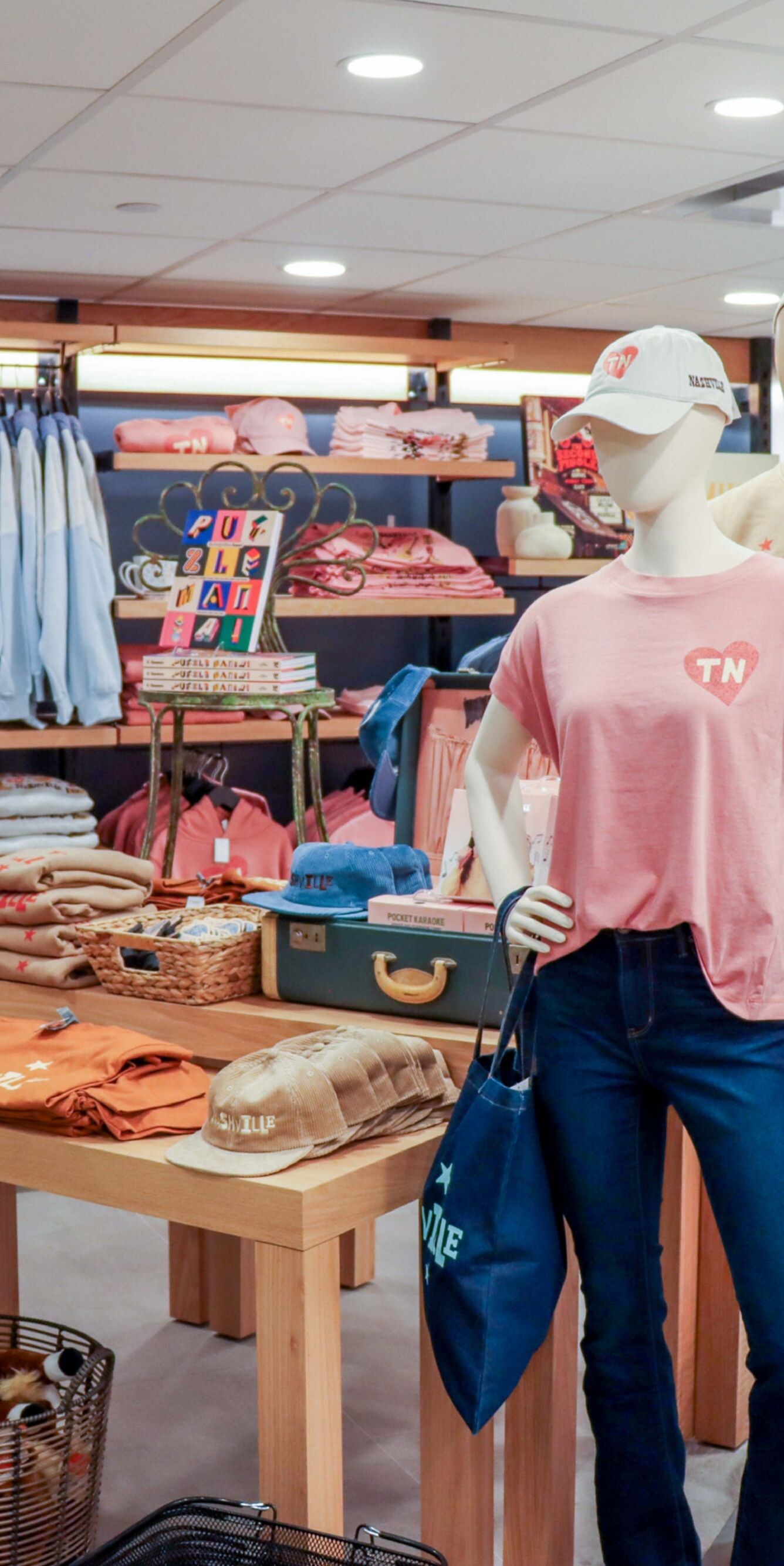 Outlet, Shop