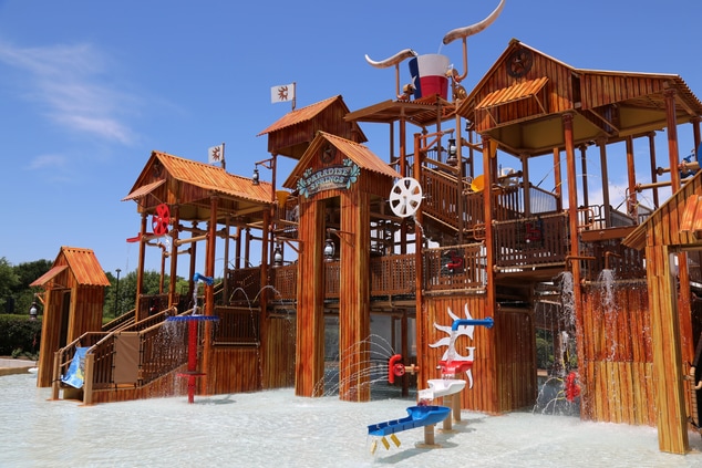 Paradise Springs - Kids Play Area/Water Park - TEM