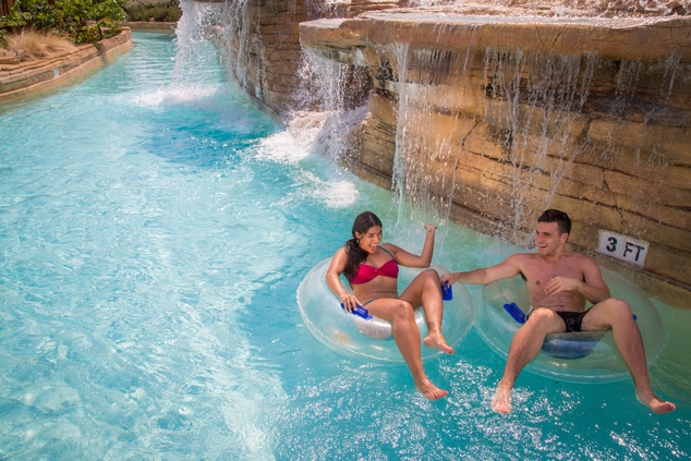 Paradise Springs Resort Pool & Lazy River - Family