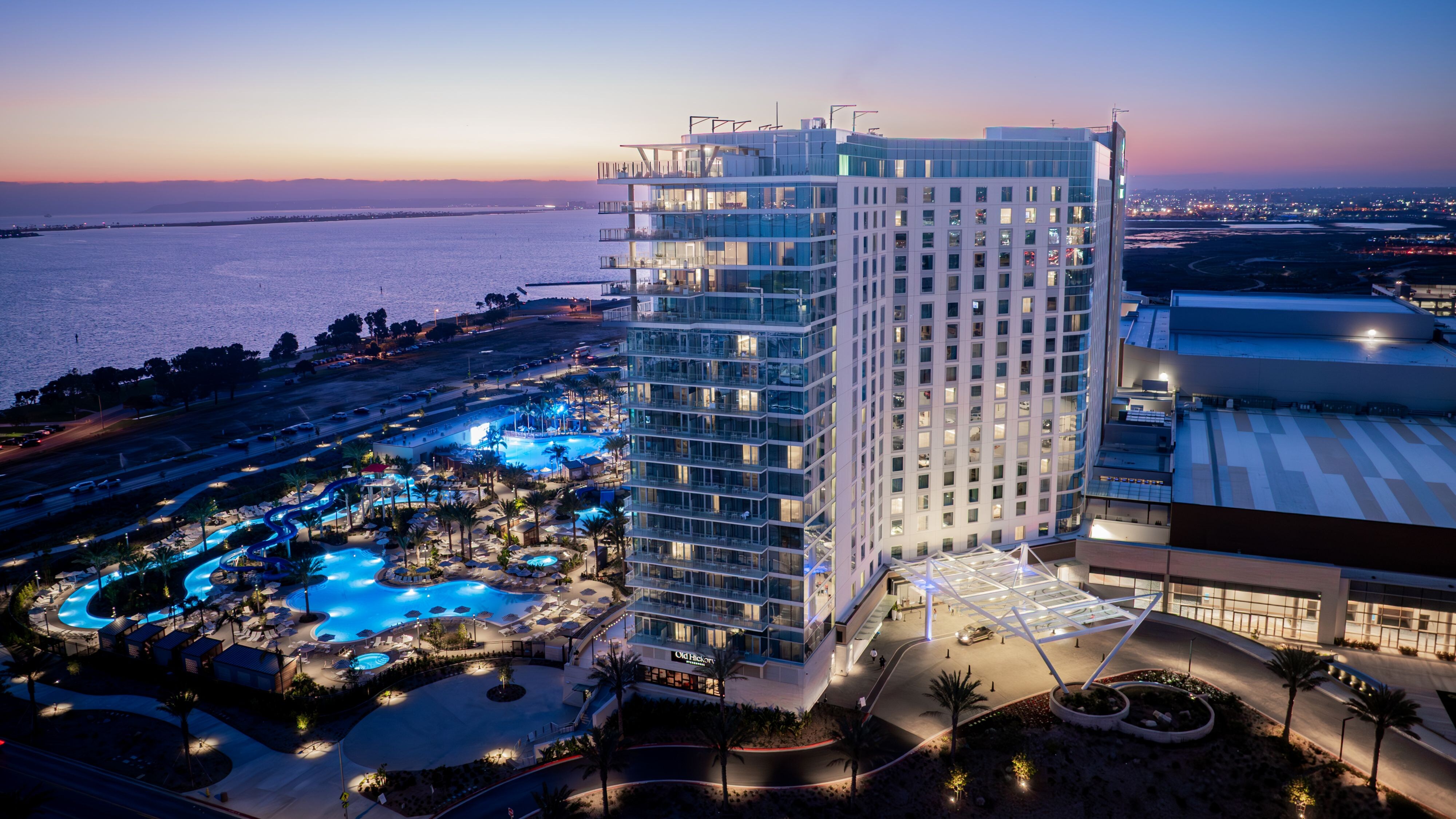 Stay Longer & Save More on Holiday Stays