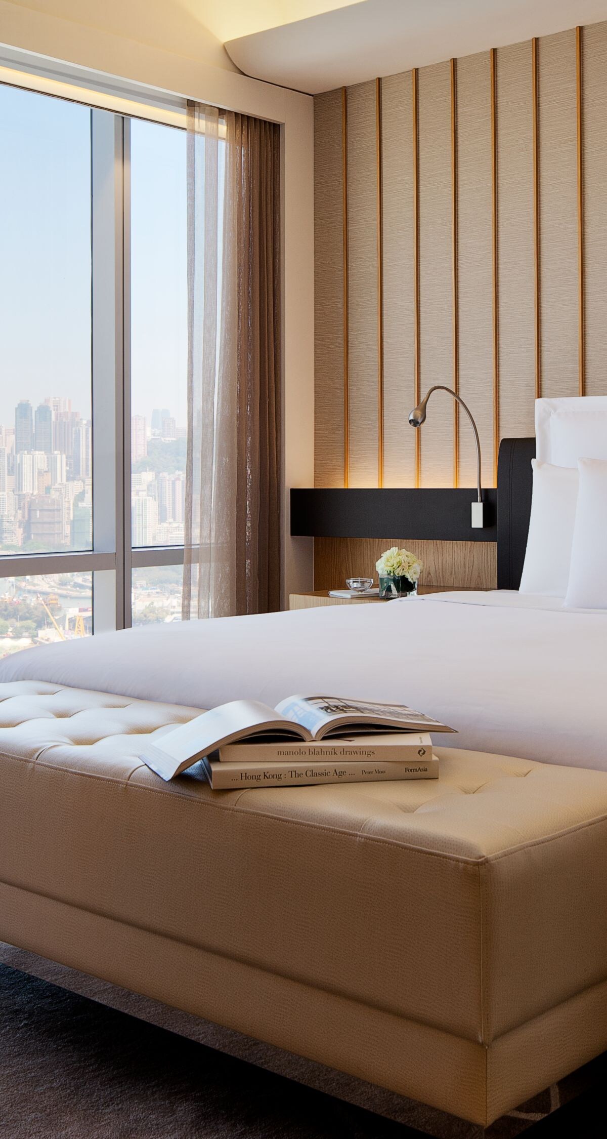 Deluxe Harbour View Suite - Bedroom.